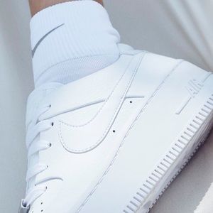 Meet your Posher, Michaela